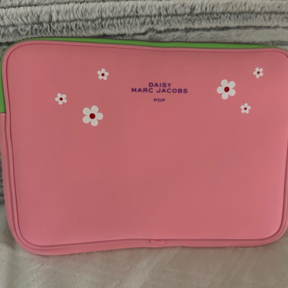 💕Marc Jacobs Pink laptop sleeve case💕 - Picture 1 of 11